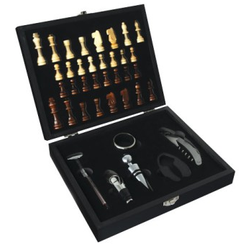 Darčeková krabička ŠACHY + 6 vinárskych pomôcok.PNG